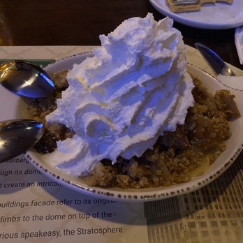 Emerald Loop - Irish Oaty Apple Crumble - Irish Pub Near Me - Chicago, Illinois