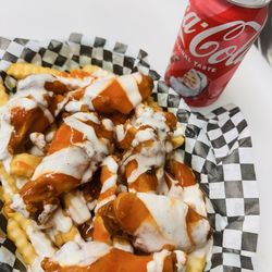 Flaming Wings Y Mas - Wings and fries n Ranch