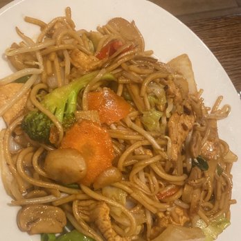 Diho Siam - Chicken Chow Mein - Chinese Near Me - Lake Forest, California