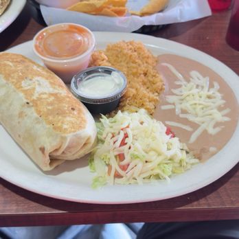Oscar's Family Restaurant - Chicken Burrito - Breakfast & Brunch Near Me - Sebring, Florida Oscar's Family Restaurant - Chicken Burrito - Breakfast & Brunch Near Me - Sebring, Florida