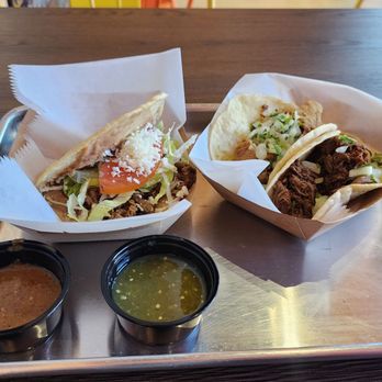 Tacos Madres - Gordita, 2 tacos, 2 salsas - Tacos Near Me - Baldwin Park, California Tacos Madres - Gordita, 2 tacos, 2 salsas - Tacos Near Me - Baldwin Park, California