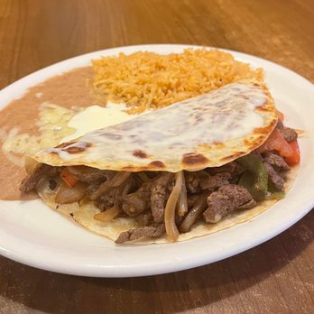 Los Molcajetes - Quesadilla Fajita Steak - Mexican Near Me - Flora, Mississippi