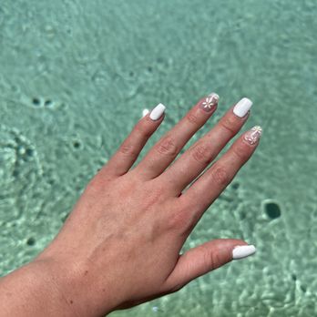 Linda's TLC Nail & Spa - White flower GelX manicure - Nail Salons Near Me - Calimesa, California