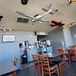 Flight Deck Restaurant & Lounge