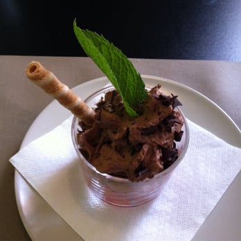 La Ajedrea Bistro - Mousse de chocolate - Mediterranean Near Me - Manises, V