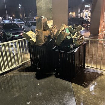 Wingstop - Overflowing trash - Chicken Wings Near Me - Merced, California