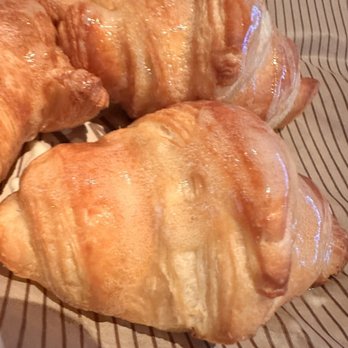 Cheddar's Scratch Kitchen - Honey Butter Croissants - American Near Me - Allen, Texas Cheddar's Scratch Kitchen - Honey Butter Croissants - American Near Me - Allen, Texas