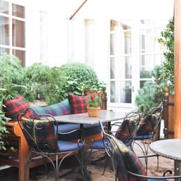 Ralph's terrace. Photo by http://www.farfelue.com/ Ralph's terrace. Photo by http://www.farfelue.com/