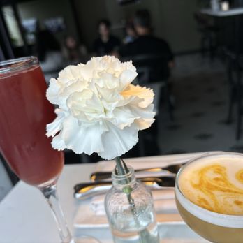 Small Batch - Cocktails - Vegetarian Near Me - St Louis, Missouri