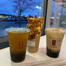 Gong Cha - Passion fruit green tea with boba and crème brûlée brown sugar milk tea pair with bubble waffle