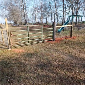 Raines Fencing - Fences & Gates Near Me Raines Fencing - Fences & Gates Near Me