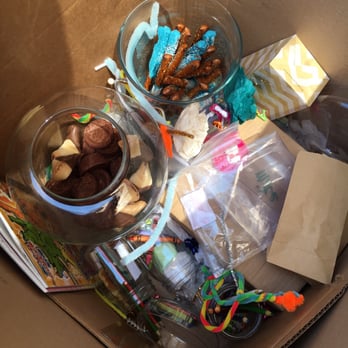 Paisley & Plum Events - She gave ZERO respect to my personal items. Really? I'm surprised she didn't get the leftovers and toss them in too. - Wedding Planning Near Me Paisley & Plum Events - She gave ZERO respect to my personal items. Really? I'm surprised she didn't get the leftovers and toss them in too. - Wedding Planning Near Me