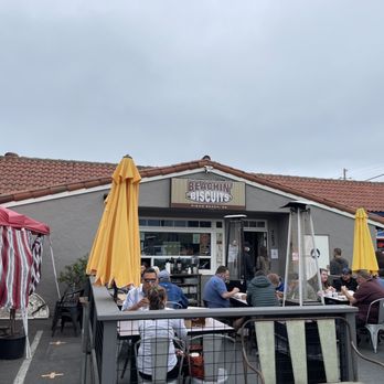 Beachin’ Biscuits - Outdoor seating - Breakfast & Brunch Near Me - Pismo Beach, California Beachin’ Biscuits - Outdoor seating - Breakfast & Brunch Near Me - Pismo Beach, California