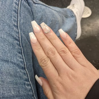Roxy Nail Salon - Nail Salons Near Me - New York, New York
