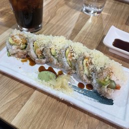 Crunch roll to go with my ramen set. Really good!