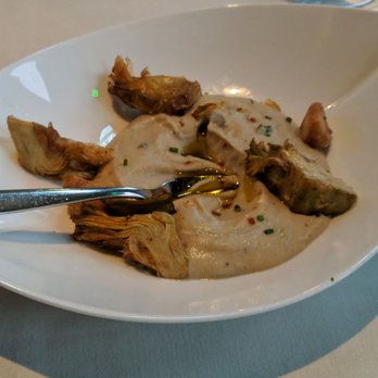 Potente - The complimentary hummus - Italian Near Me - Houston, Texas Potente - The complimentary hummus - Italian Near Me - Houston, Texas