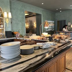 The Palmetto Hotel - Breakfast set up