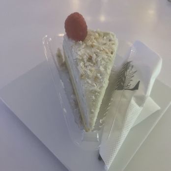 Luvwoo Bar - Banana pudding from a local vender sold at the bar - Cocktail Bars Near Me - Saint Louis, Missouri