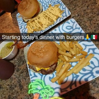 Pizza Casa Jaguar - Burgers and cheddar cheese fries. - Pizza Near Me - Cancún, ROO