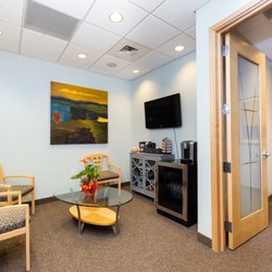 In Highlands Ranch Periodontics - Highlands Ranch Periodontics Office waiting Room