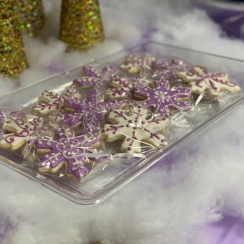 Cupcake Novelties - Snowflake cookies - Cupcakes Near Me