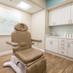 Cole Facial Clinic and Skin Care - Patient room