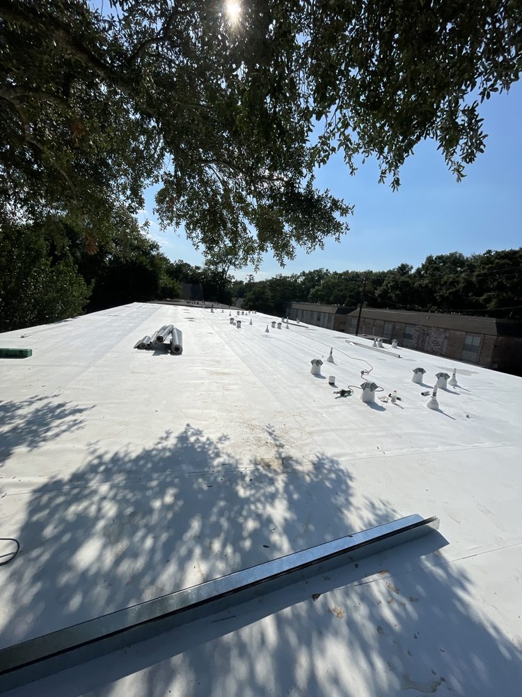 Slide of Roofing Contracción Marcos