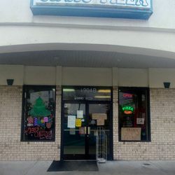 Gina's Pizza - Ginas store front