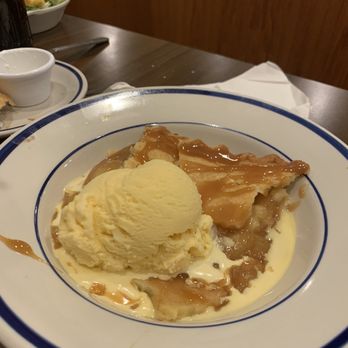 Bob Evans - Apple pie and ice cream - Breakfast & Brunch Near Me - Van Wert, Ohio