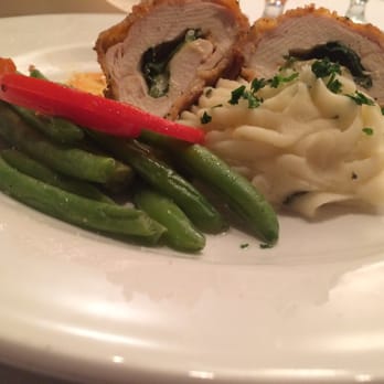 Bridgeport Conference Center - Stuffed chicken, mashed potatoes and fresh green beans - Caterers Near Me - Bridgeport, West Virginia Bridgeport Conference Center - Stuffed chicken, mashed potatoes and fresh green beans - Caterers Near Me - Bridgeport, West Virginia