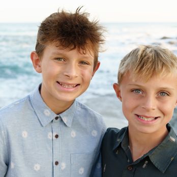 Laura Brad Photo - Brothers- Laguna Beach Family Photography - Session Photography Near Me - Irvine, California