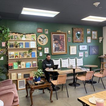 Casa Flores Cafe - Seating options - Coffee & Tea Near Me - Sacramento, California