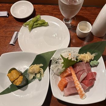 Umi Sake House - Sashimi platter and eel nigiri - Sushi Bars Near Me - Seattle, Washington Umi Sake House - Sashimi platter and eel nigiri - Sushi Bars Near Me - Seattle, Washington