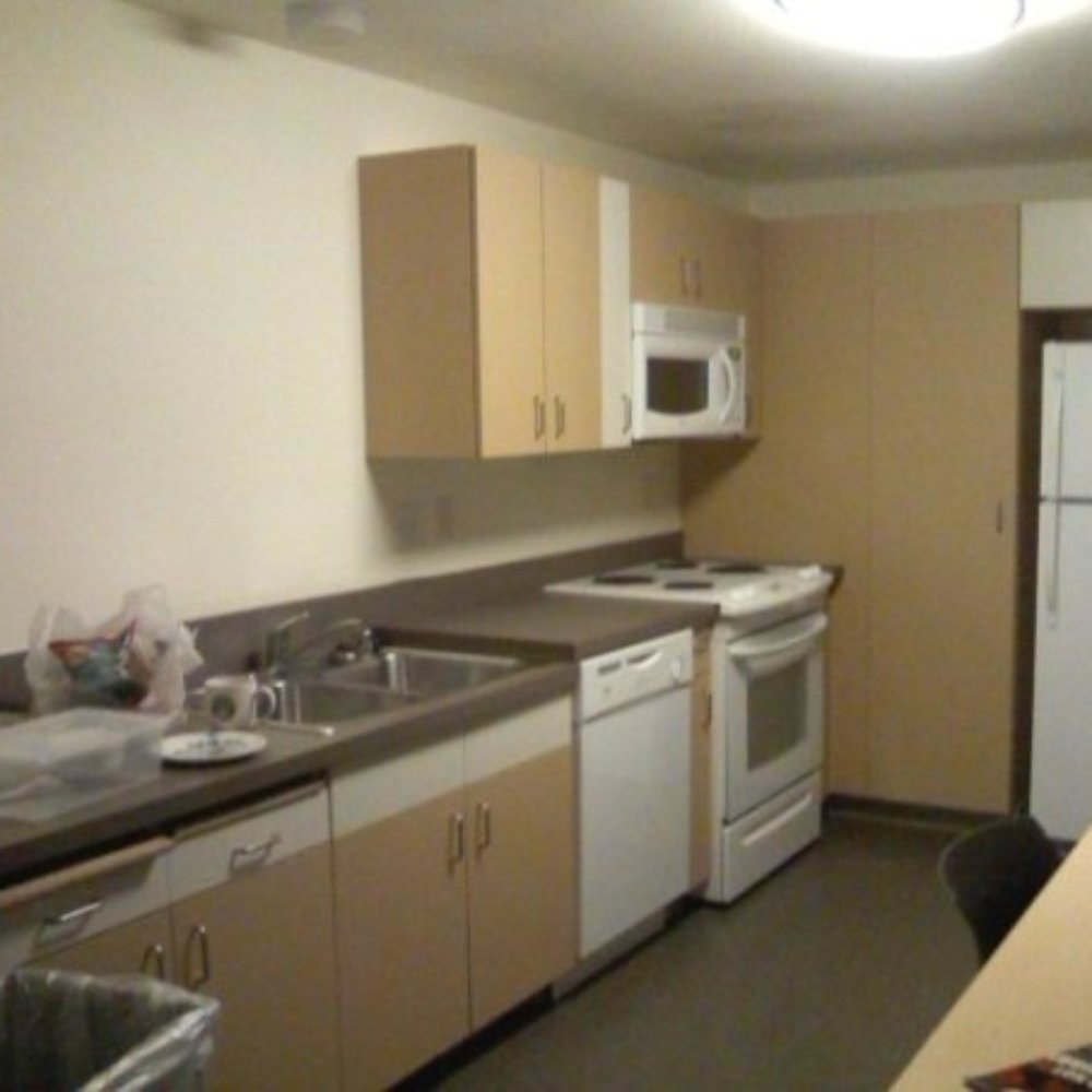 Glen Mor - Kitchen - University Housing Near Me - Riverside, California Glen Mor - Kitchen - University Housing Near Me - Riverside, California