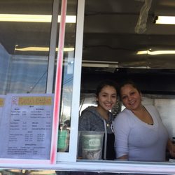 Flavia's Kitchen - Flavia and her daughter.
