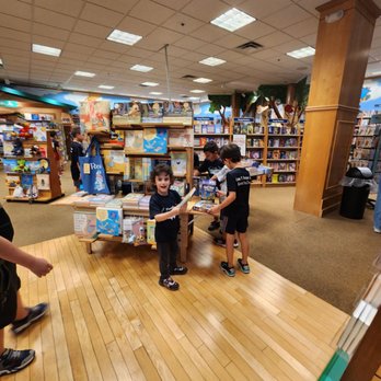 Barnes & Noble - Books, Mags, Music & Video Near Me - Miami, Florida