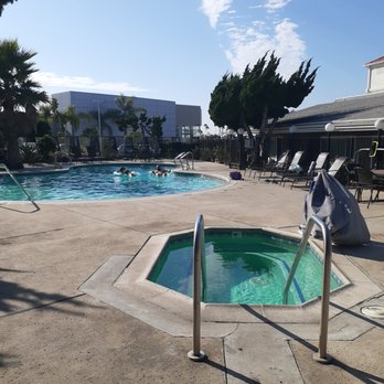 Ramada by Wyndham Torrance - Outdoor pool and jacuzzi - Hotels Near Me - Torrance, California