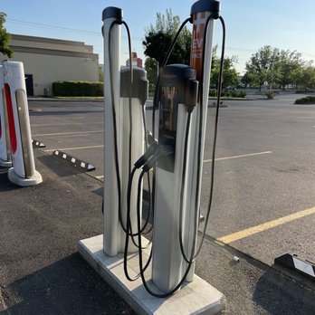 Tesla - Free ChargePoint chargers - EV Charging Stations Near Me - Salem, Oregon Tesla - Free ChargePoint chargers - EV Charging Stations Near Me - Salem, Oregon