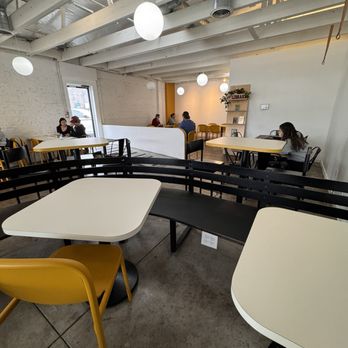 Good Time - Dining area inside - Coffee & Tea Near Me - Long Beach, California