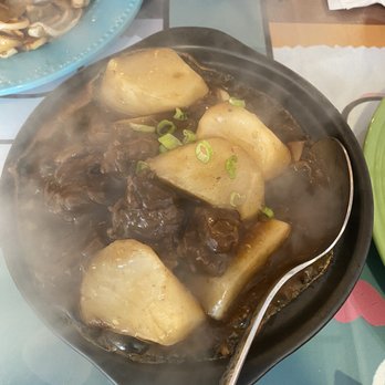 Eat Time - Beef Brisket with radish in Clay Pot - Cantonese Near Me - Burien, Washington Eat Time - Beef Brisket with radish in Clay Pot - Cantonese Near Me - Burien, Washington
