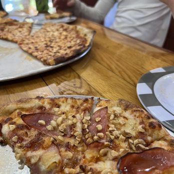 Oney's Pizza Parlor - Brie, bacon and honey - Pizza Near Me - Seaside, Oregon