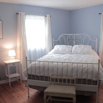 Serene Vista Spa Bed and Breakfast - Serene Vista Spa B&B has 4 Rooms, this one is called The Camera - Bed & Breakfast Near Me - Wallkill, New York Serene Vista Spa Bed and Breakfast - Serene Vista Spa B&B has 4 Rooms, this one is called The Camera - Bed & Breakfast Near Me - Wallkill, New York