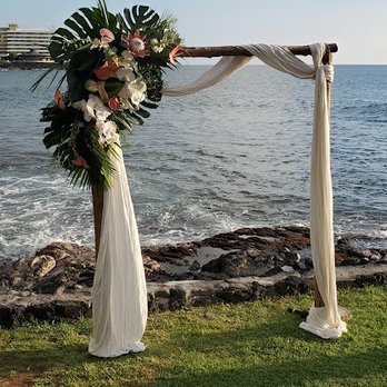 Grace Flowers Hawaii - Wedding arch rental and flower arrangement - Florists Near Me - Honokaa, Hawaii