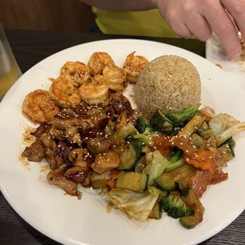 Sushi Hut - Chicken and Shrimp Hinachi - Sushi Bars Near Me - Roswell, Georgia Sushi Hut - Chicken and Shrimp Hinachi - Sushi Bars Near Me - Roswell, Georgia