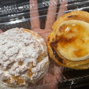 Sunmerry Bakery - Cream puff and upside down crème brule puff - Bakeries Near Me - San Diego, California Sunmerry Bakery - Cream puff and upside down crème brule puff - Bakeries Near Me - San Diego, California