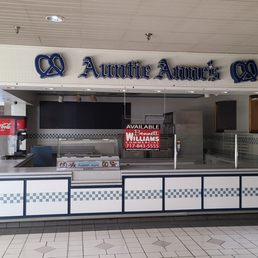 Exterior outside entrance of Colonial Park Mall - Former Auntie Anne's. - Harrisburg, Pennsylvania Exterior outside entrance of Colonial Park Mall - Former Auntie Anne's. - Harrisburg, Pennsylvania