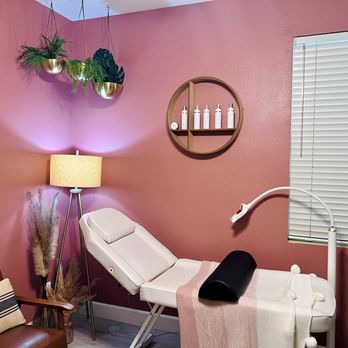 Bronze & Honey - Spray Tanning Near Me Bronze & Honey - Spray Tanning Near Me