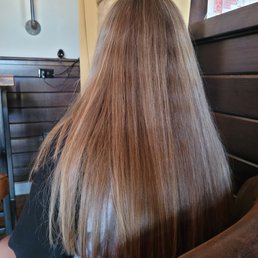 Daughter's very thin natural highlights Daughter's very thin natural highlights