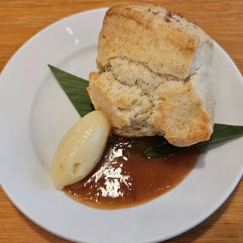 Koko Head Cafe - Vanilla biscuit - Breakfast & Brunch Near Me - Honolulu, Hawaii