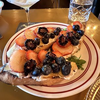 The Beehive - Berry crostini - Cocktail Bars Near Me - San Francisco, California